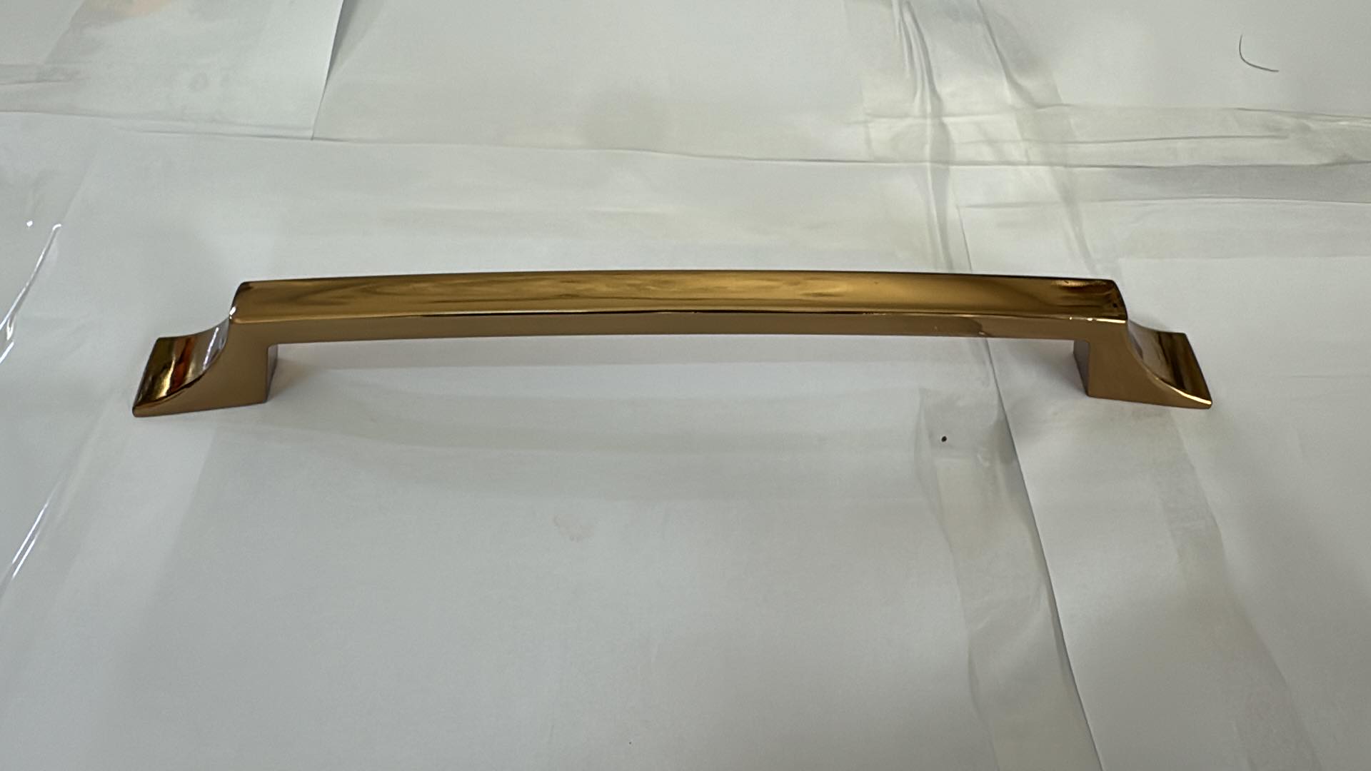 Poignée de meuble K602 bronze — arceau à pieds évasés, entraxe 128, 160 ou 224 mm 1