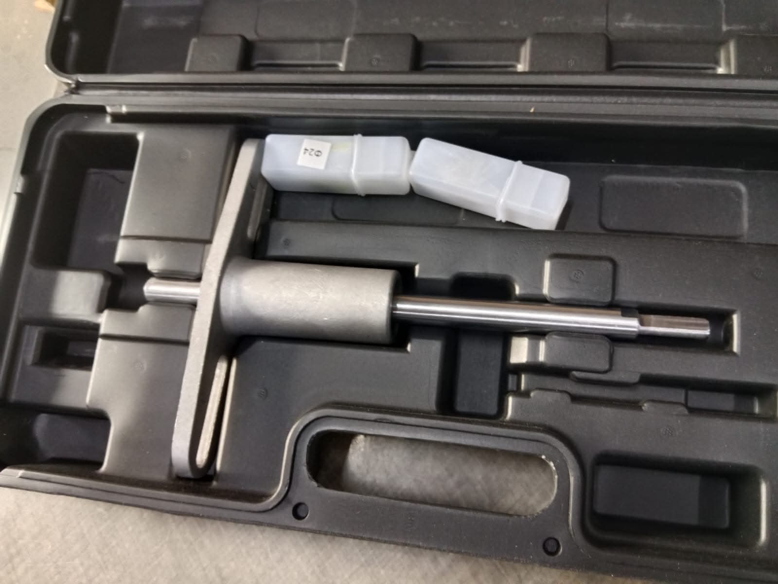 Kit pour serrure encastrée de porte en bois 4