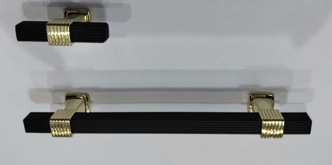 Poignée de meuble 28246 — carrée, noir et doré, entraxe 128 ou 160 mm 1