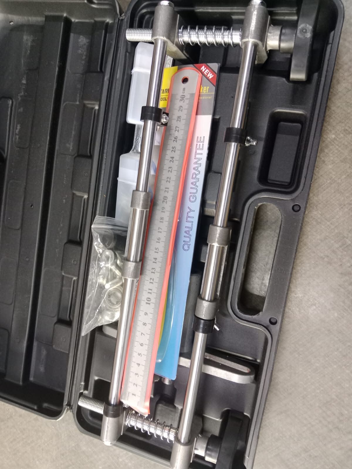 Kit pour serrure encastrée de porte en bois 10