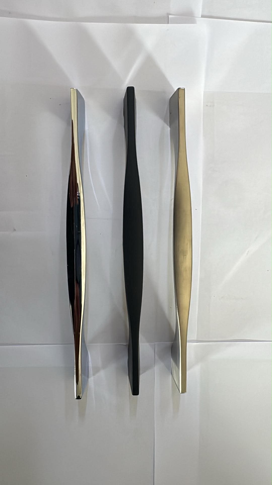 Poignée de meuble Ares — noire, chromée ou satinée, entraxe 128, 160 ou 224 mm 6
