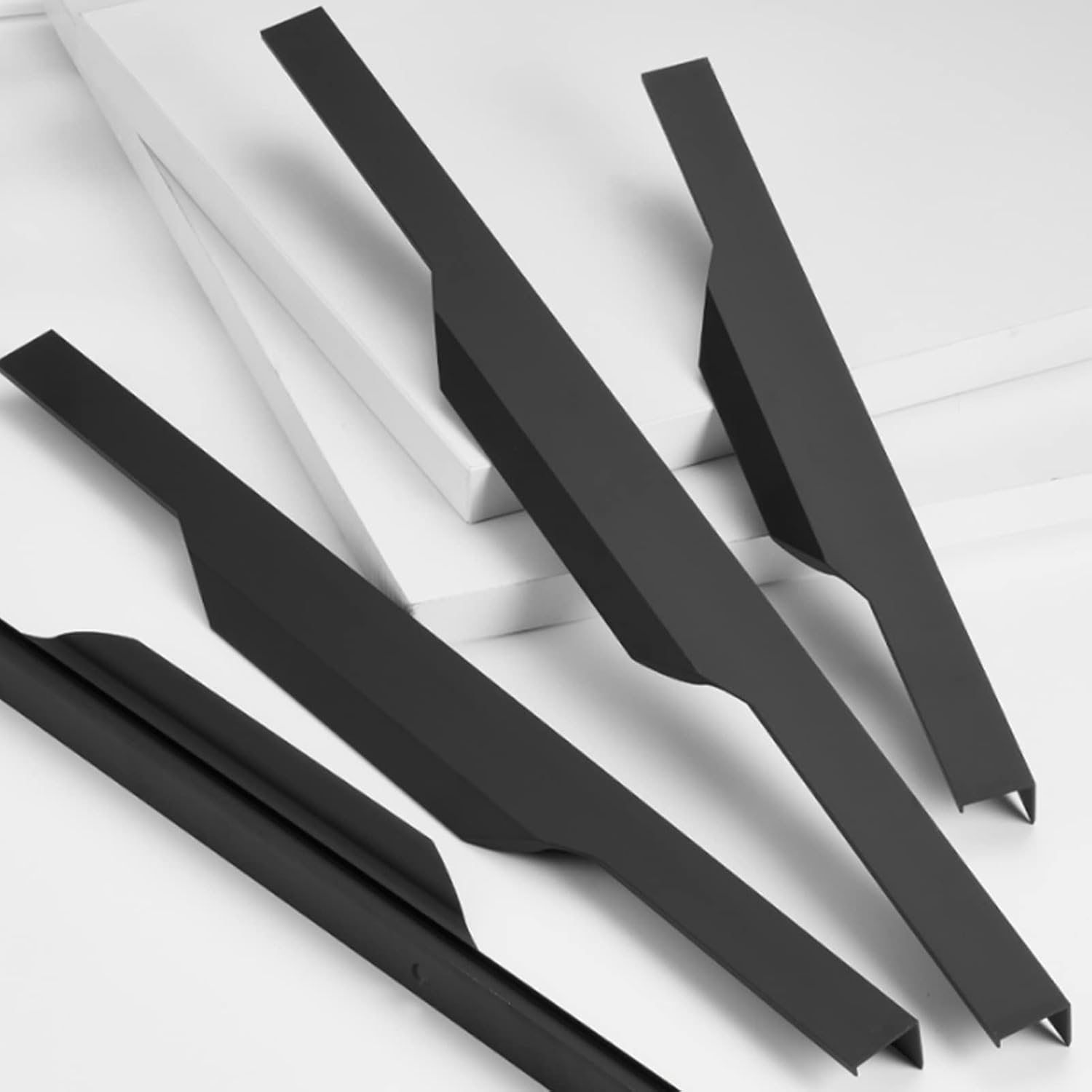 Poignée de meuble façade 239 — profilé noir mat, de 150 à 400 mm 4
