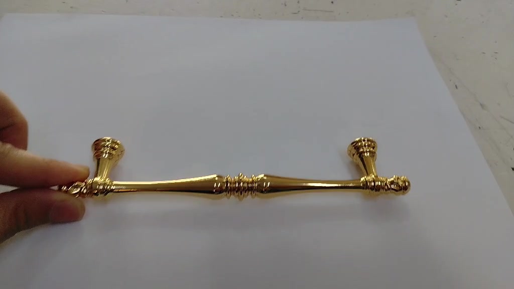 Poignée de meuble Hayal dorée — entraxe 128 ou 160 mm 3
