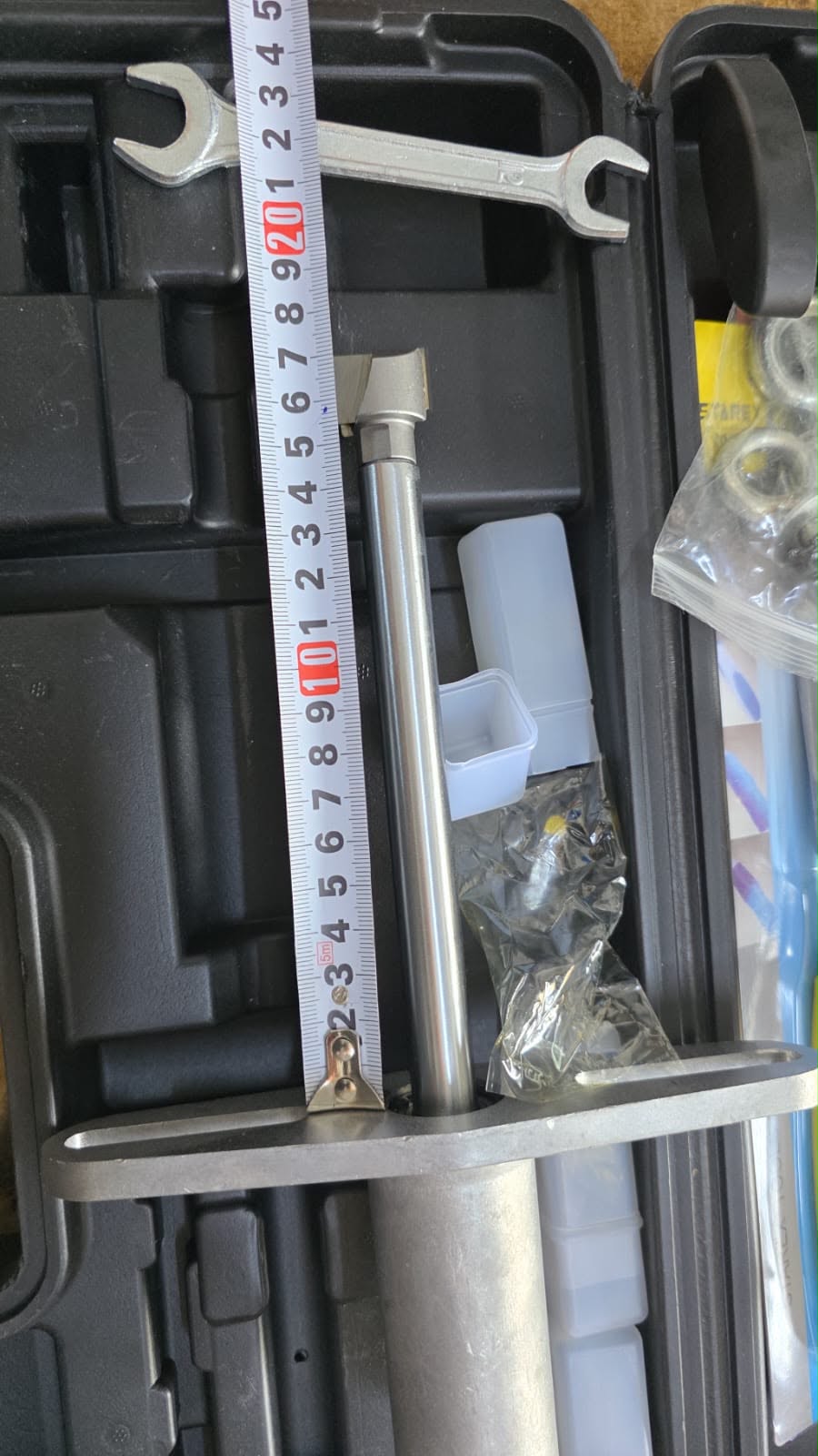 Kit pour serrure encastrée de porte en bois 9