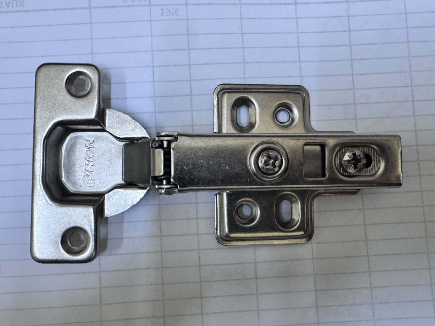 Charnière 2D à piston soft close — 1,5 cm