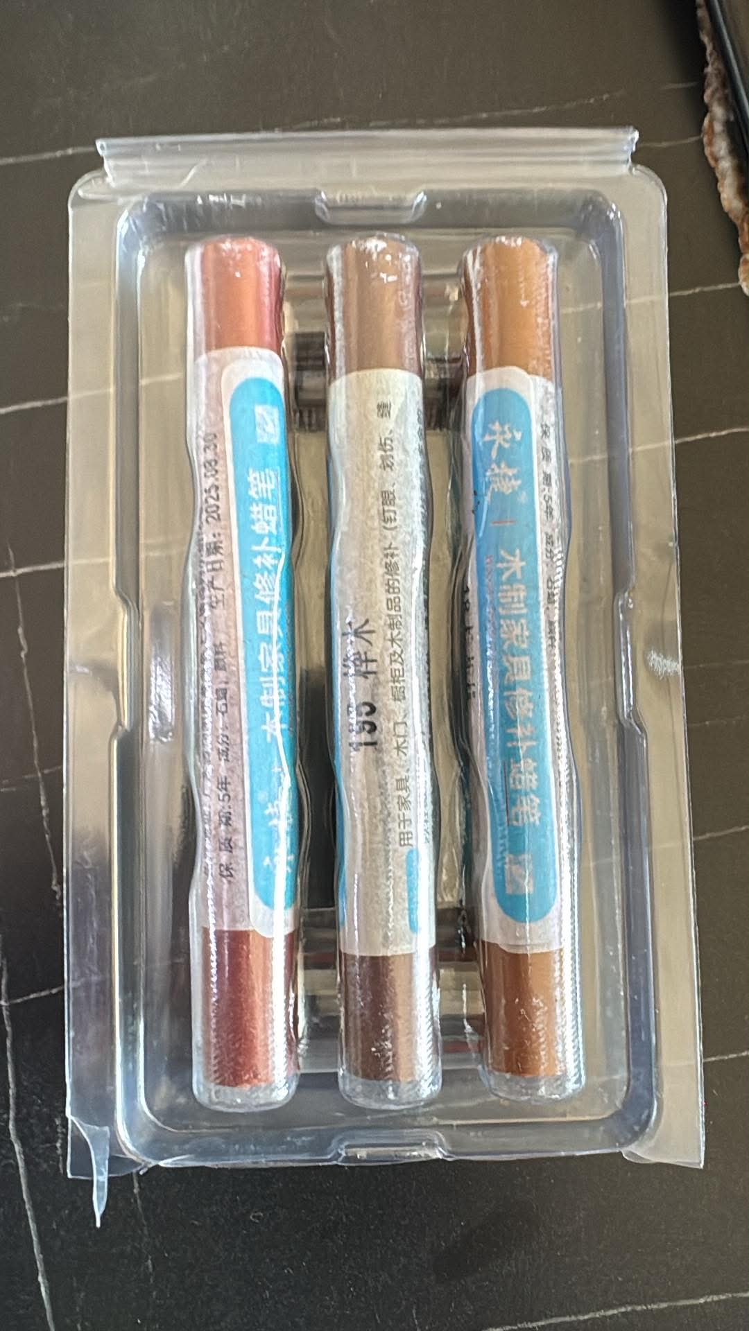 Pack de 6 crayons de cire pour réparation de meubles et panneaux 5