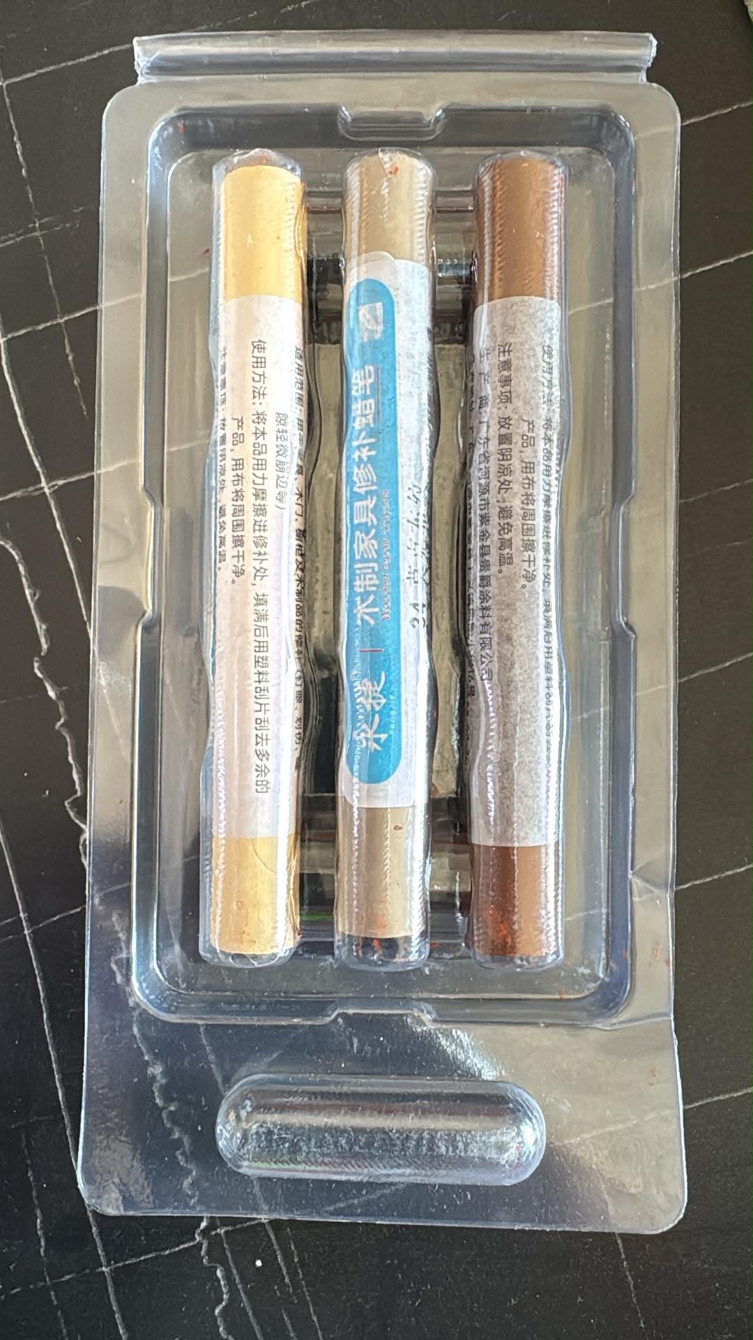 Pack de 6 crayons de cire pour réparation de meubles et panneaux 2