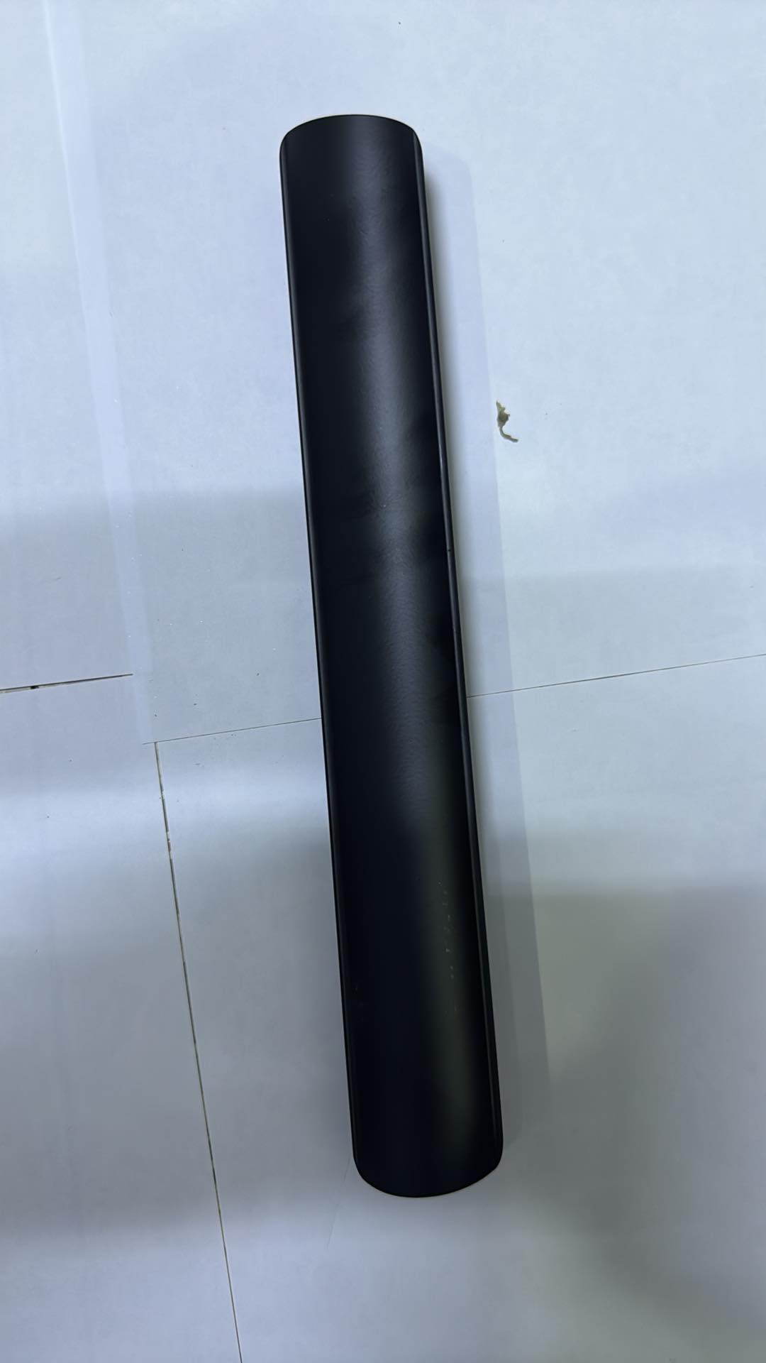 Poignée de meuble KNL04 noire — face bombée, entraxe 160, 224, 320 ou 608 mm 1