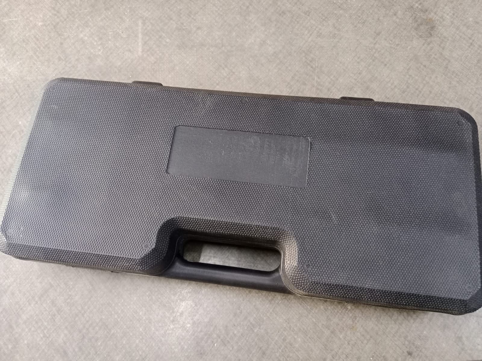 Kit pour serrure encastrée de porte en bois 3