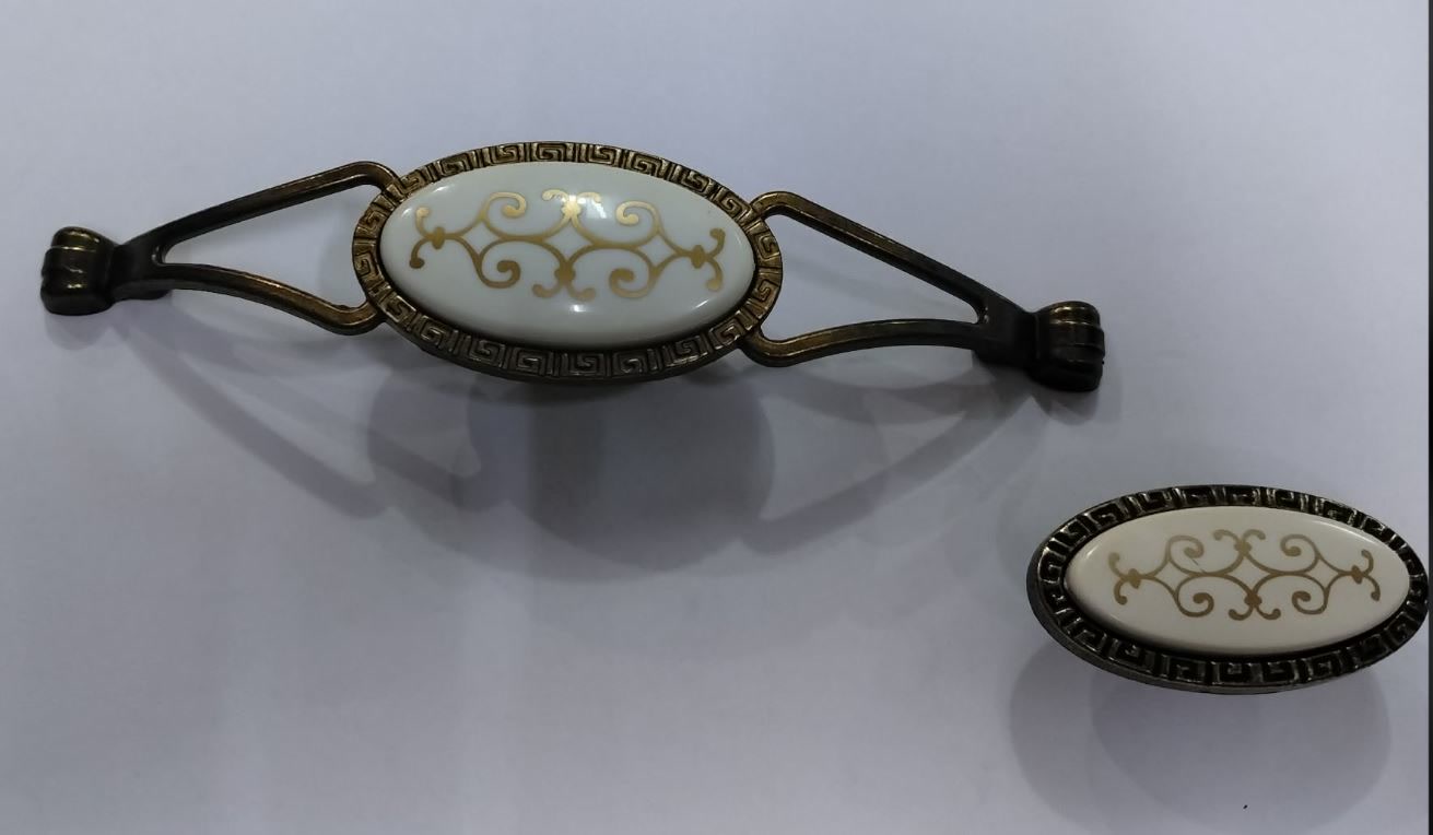Poignée et bouton de meuble Damla — antique et blanc, porcelaine décorée 1